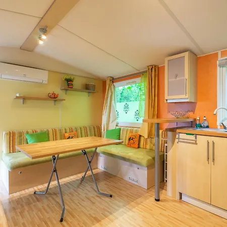 Mobilhome Mh 184 Hébergement de vacances *